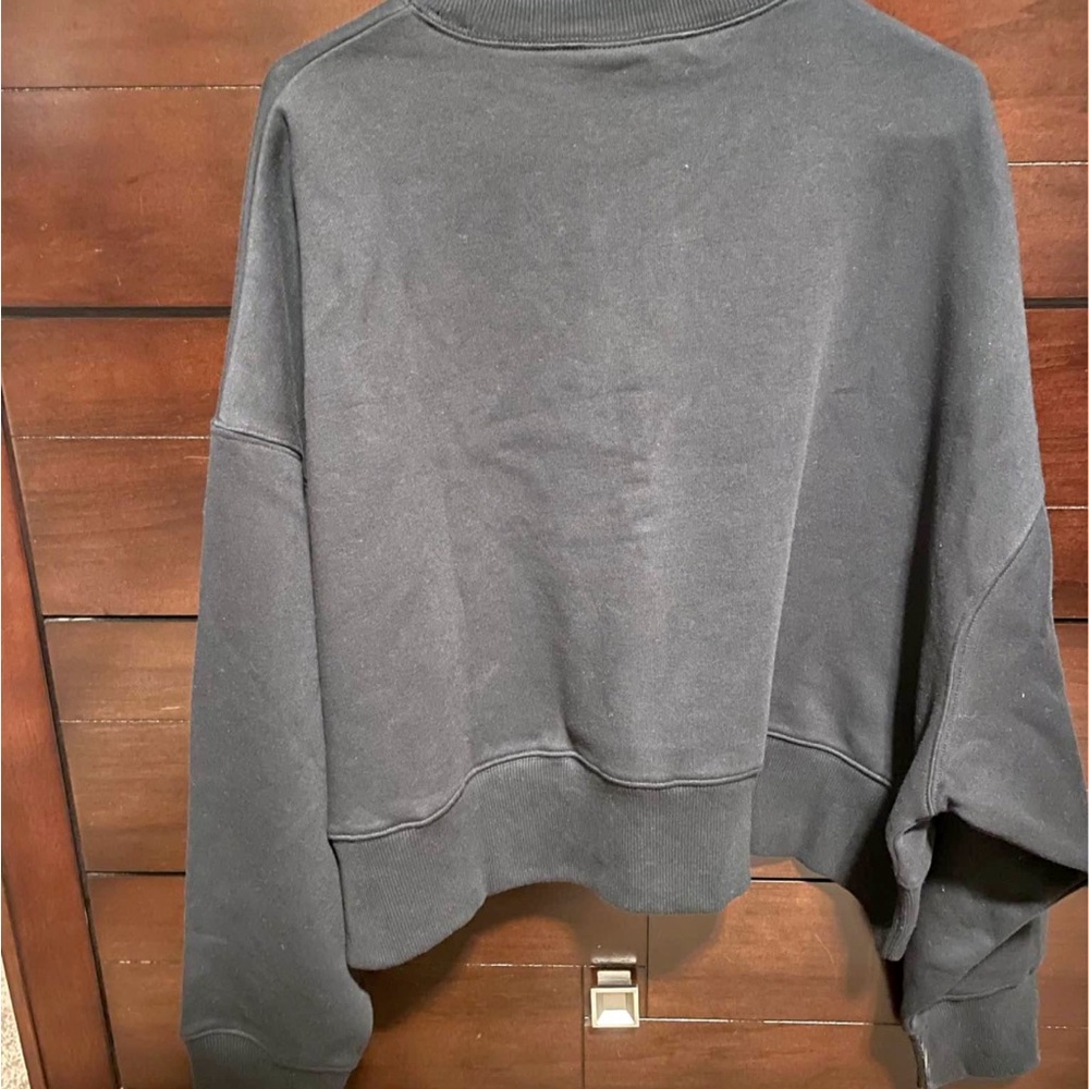 Women’s Black cropped oversized Sweater